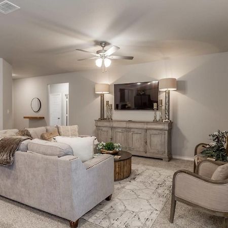 Entire House~ Spacious~ Prime Location~ Backyard Lubbock Esterno foto