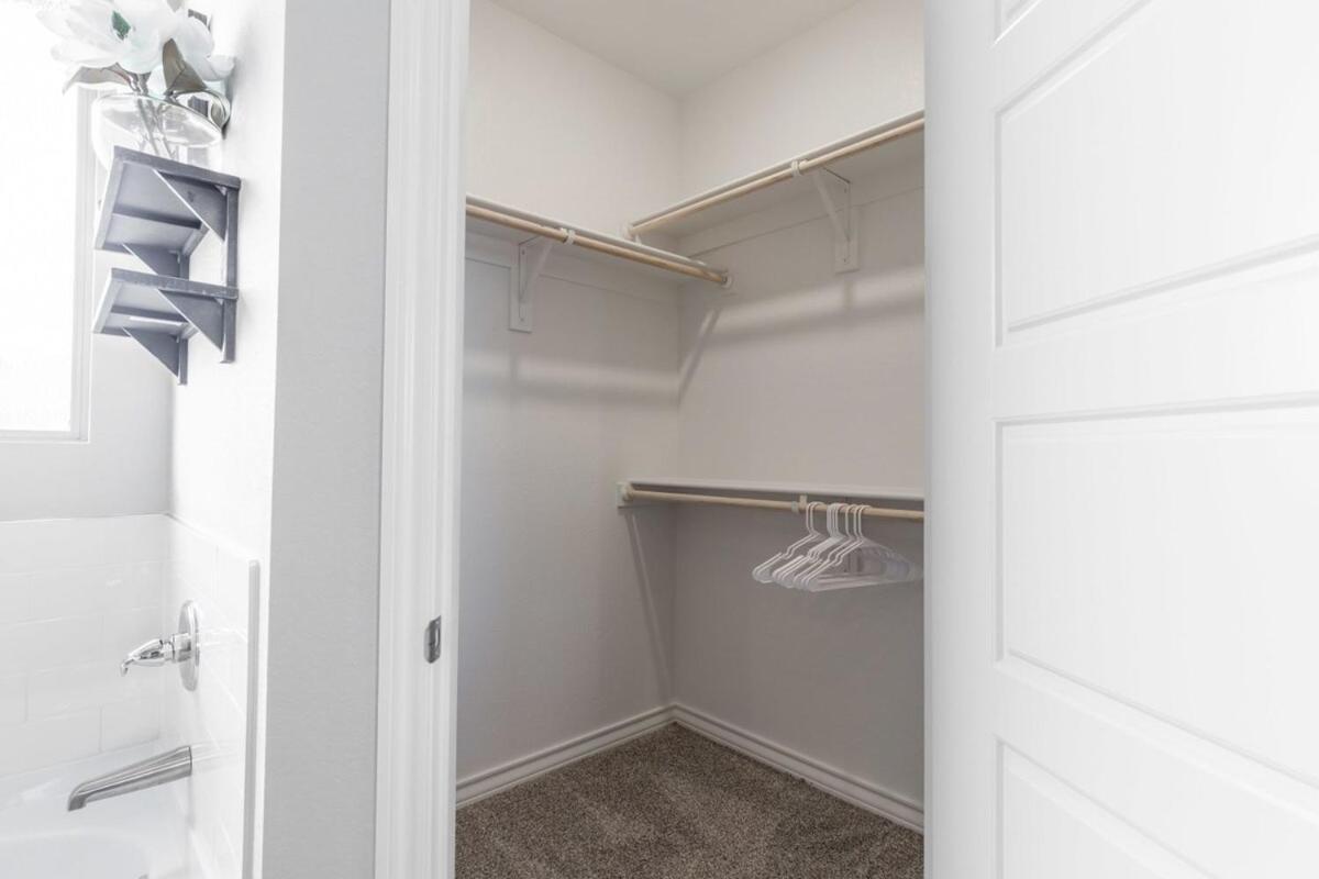 Entire House~ Spacious~ Prime Location~ Backyard Lubbock Esterno foto