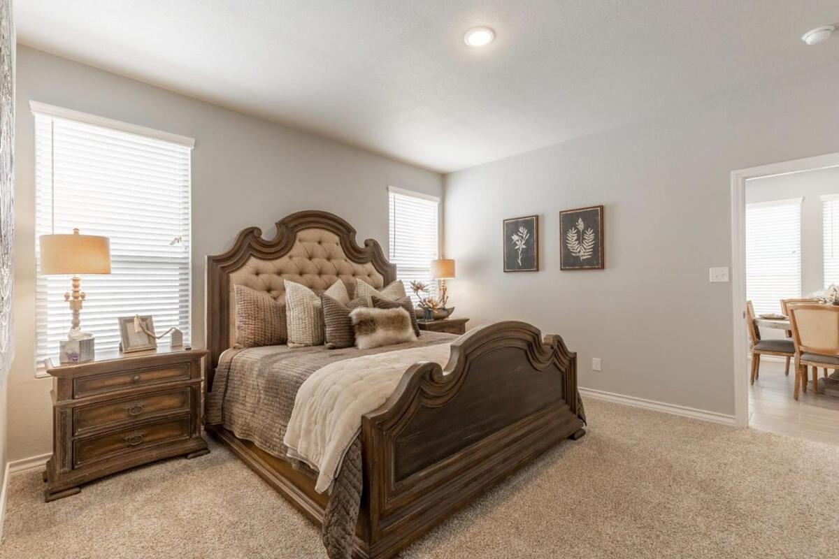 Entire House~ Spacious~ Prime Location~ Backyard Lubbock Esterno foto