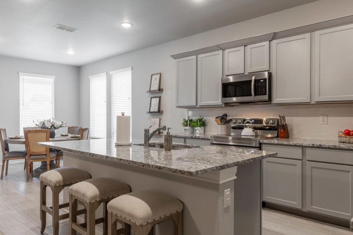 Entire House~ Spacious~ Prime Location~ Backyard Lubbock Esterno foto